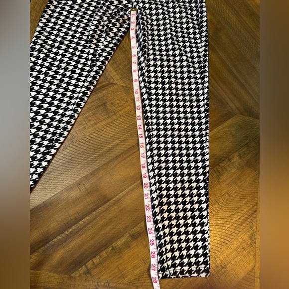 SHEIN Monochrome Houndstooth Cropped Pants - Picture 6 of 10